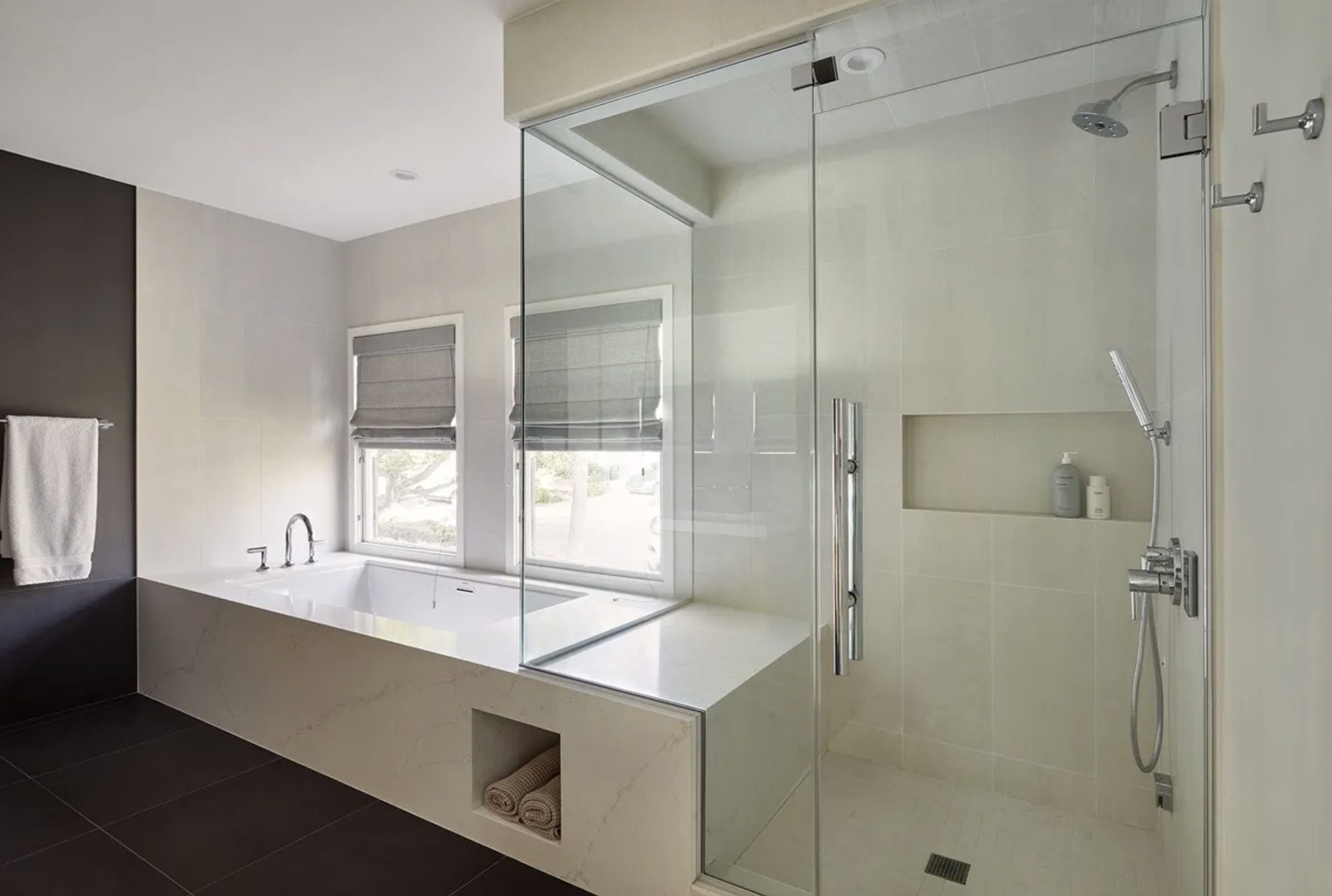 Ridgeline Residence primary bath with steam shower and built-in soaking tub